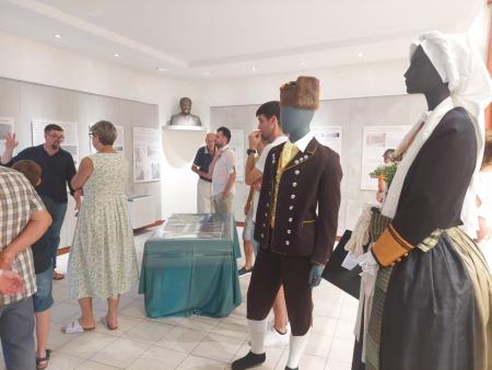 Razstava z dokumenti z najstarejšimi poimenovanji Nabrežine in narodnih noš